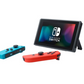 Nintendo Switch con Joy-Con azul neón y rojo neón